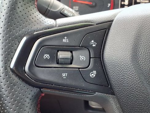 Used 2024 Chevrolet Trax RS w/ Sunroof Package FWD image 28