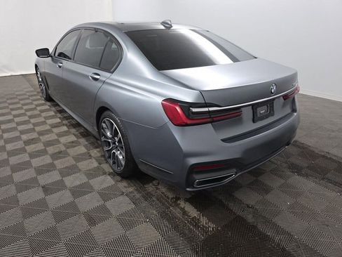 Used 2022 BMW 740i w/ M Sport Package image 6