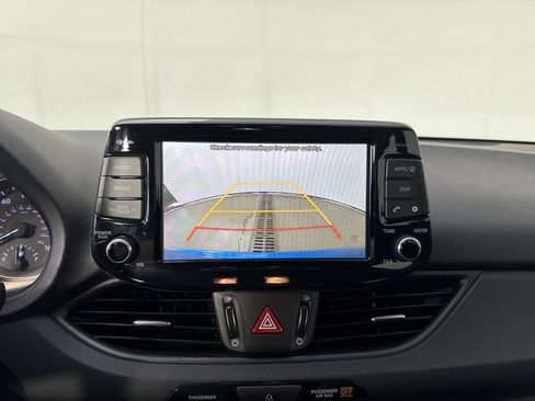 Used 2018 Hyundai Elantra GT FWD image 8