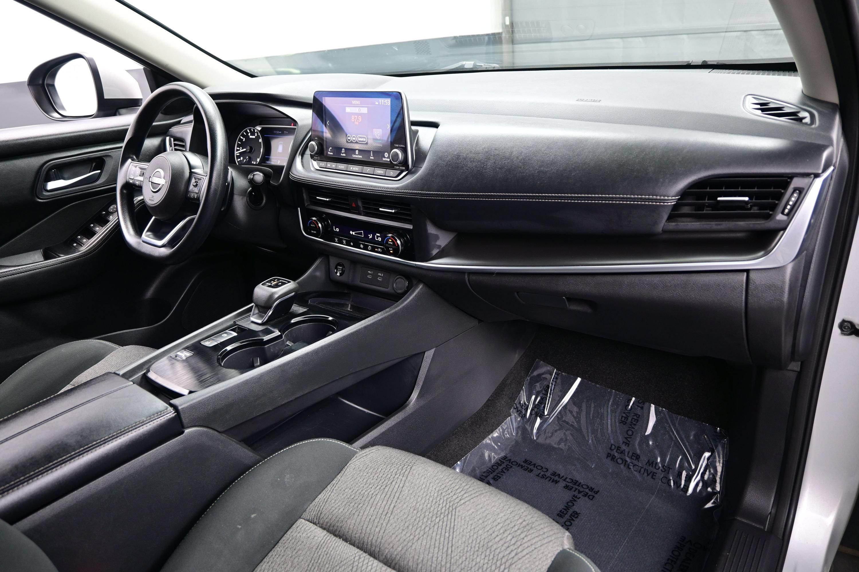 Used 2024 Nissan Rogue SV FWD image 15