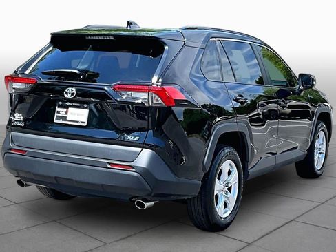 Used 2021 Toyota RAV4 XLE FWD image 13