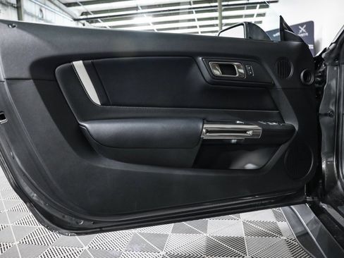 Used 2020 Ford Mustang Shelby GT500 w/ Carbon Fiber Track Pack image 31