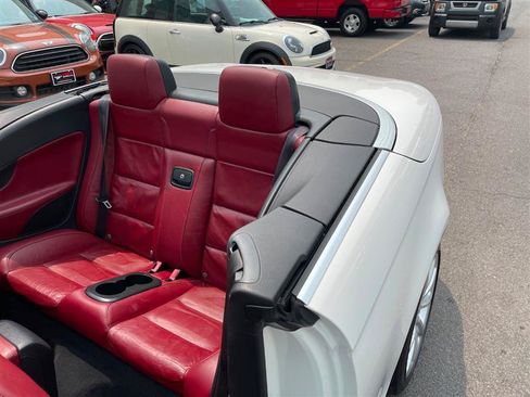 Used 2011 Volkswagen Eos Lux FWD image 29