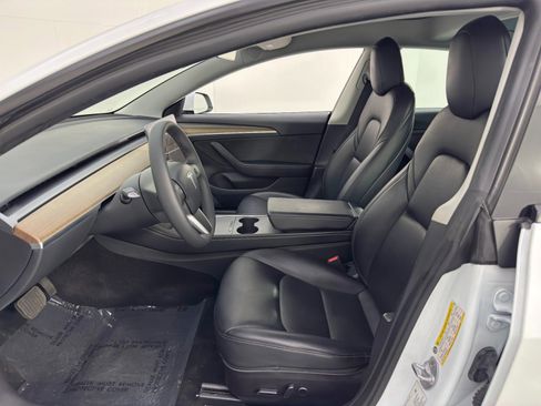 Used 2023 Tesla Model 3 Standard Range image 17
