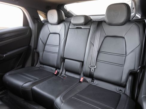 Certified 2023 Porsche Cayenne image 29