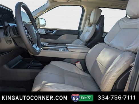 Used 2024 Lincoln Navigator Reserve image 15