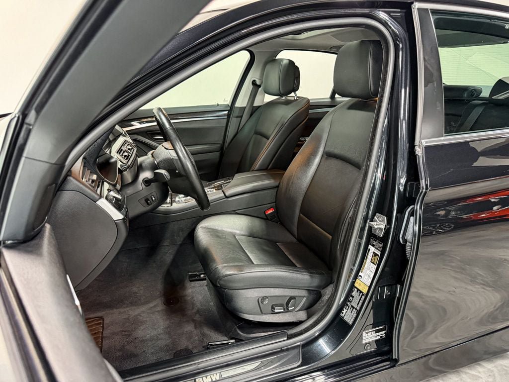 Used 2012 BMW 528i xDrive Sedan AWD/4WD image 8