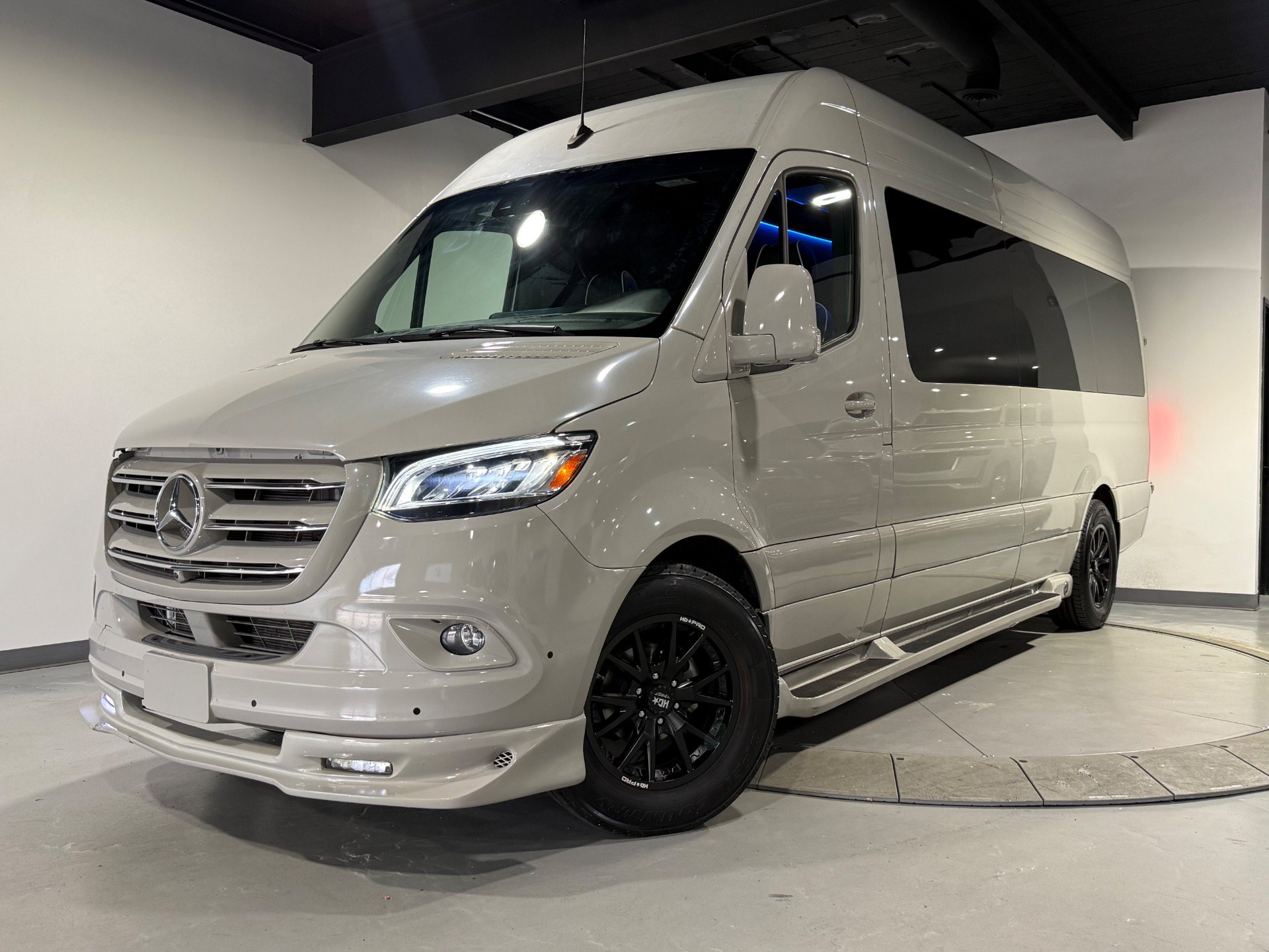 Used 2024 Mercedes-Benz Sprinter 2500 image 1