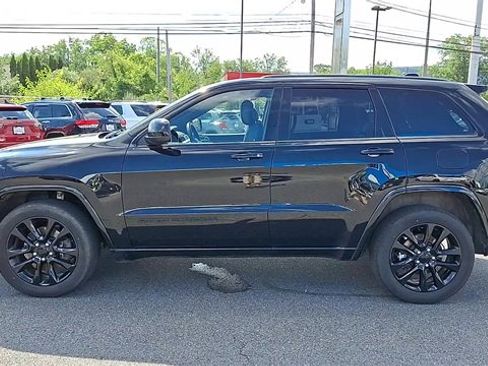 Used 2021 Jeep Grand Cherokee Laredo X image 5