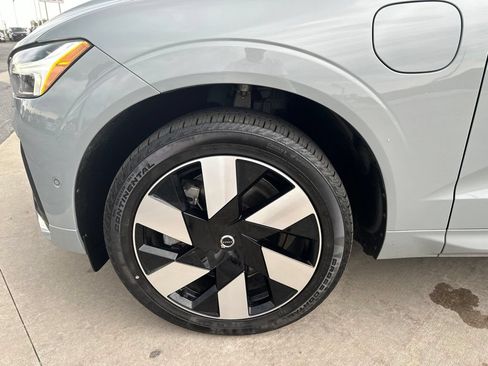 Certified 2025 Volvo XC60 T8 Plus w/ Protection Package Premier AWD/4WD image 11