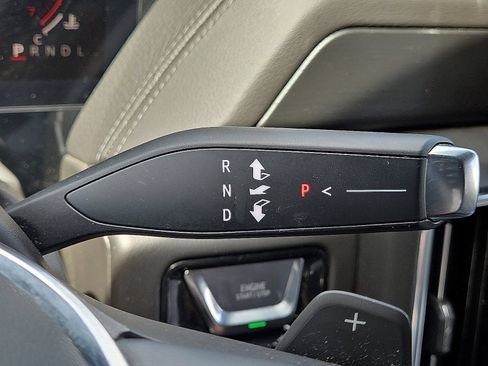 Used 2025 GMC Yukon XL Denali AWD/4WD image 30