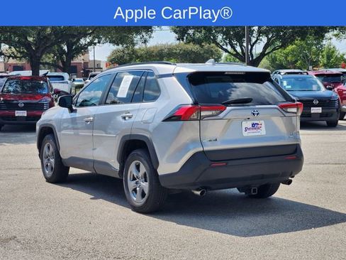 Used 2022 Toyota RAV4 LE image 3