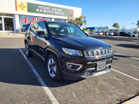 Used 2021 Jeep Compass Limited w/ Sun and Sound Group AWD/4WD image 3