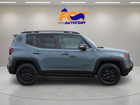 Used 2017 Jeep Renegade Trailhawk AWD/4WD image 5