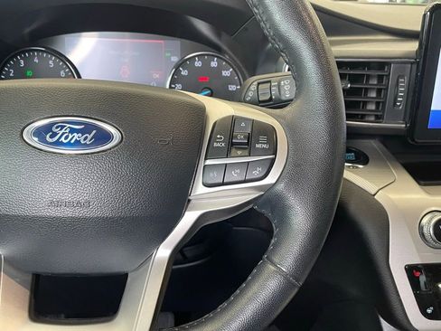 Used 2023 Ford Explorer XLT w/ Equipment Group 202A image 13