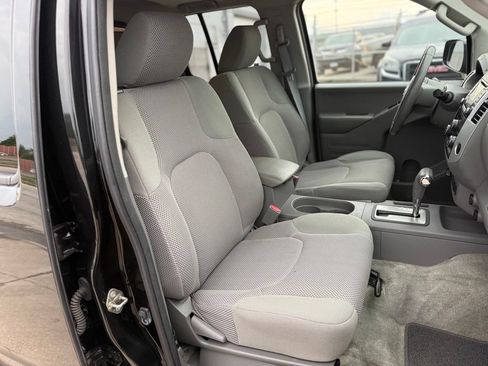 Used 2016 Nissan Frontier SV w/ SV Value Truck Package AWD/4WD image 26