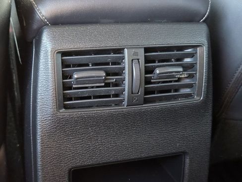 Used 2024 Mitsubishi Outlander SE image 35