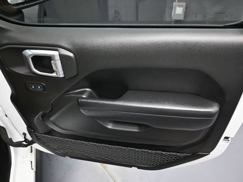 Used 2022 Jeep Wrangler Unlimited Sport AWD/4WD image 32