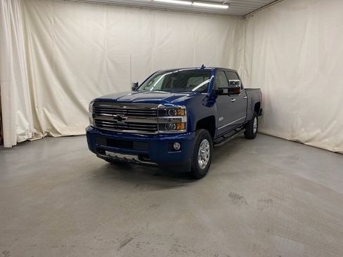 Used 2017 Chevrolet Silverado 3500 High Country image 2