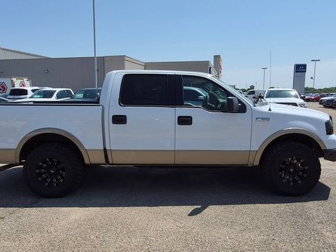 Used 2004 Ford F150 Lariat RWD image 2