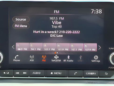 Used 2023 Nissan Rogue SV image 16