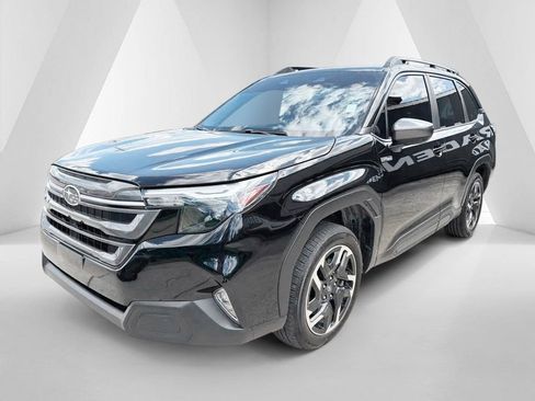 Used 2025 Subaru Forester Premium AWD/4WD image 3
