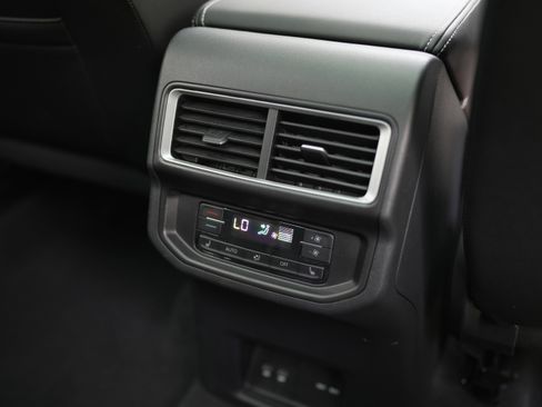 Used 2025 Volkswagen Atlas SEL image 27