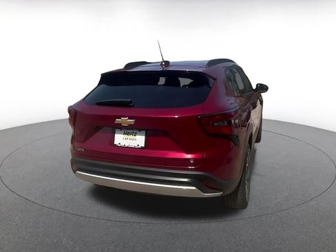 Used 2025 Chevrolet Trax LT image 14