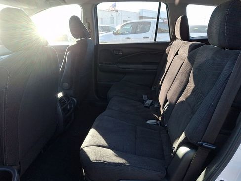 Used 2018 Honda Pilot LX image 10