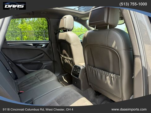 Used 2018 Porsche Macan AWD/4WD image 29