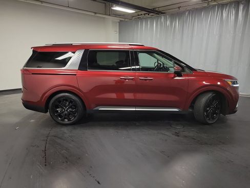 Used 2022 Kia Carnival SX FWD image 9