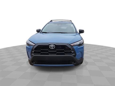 Used 2026 Toyota Corolla Cross LE w/ Moonroof Package FWD image 3
