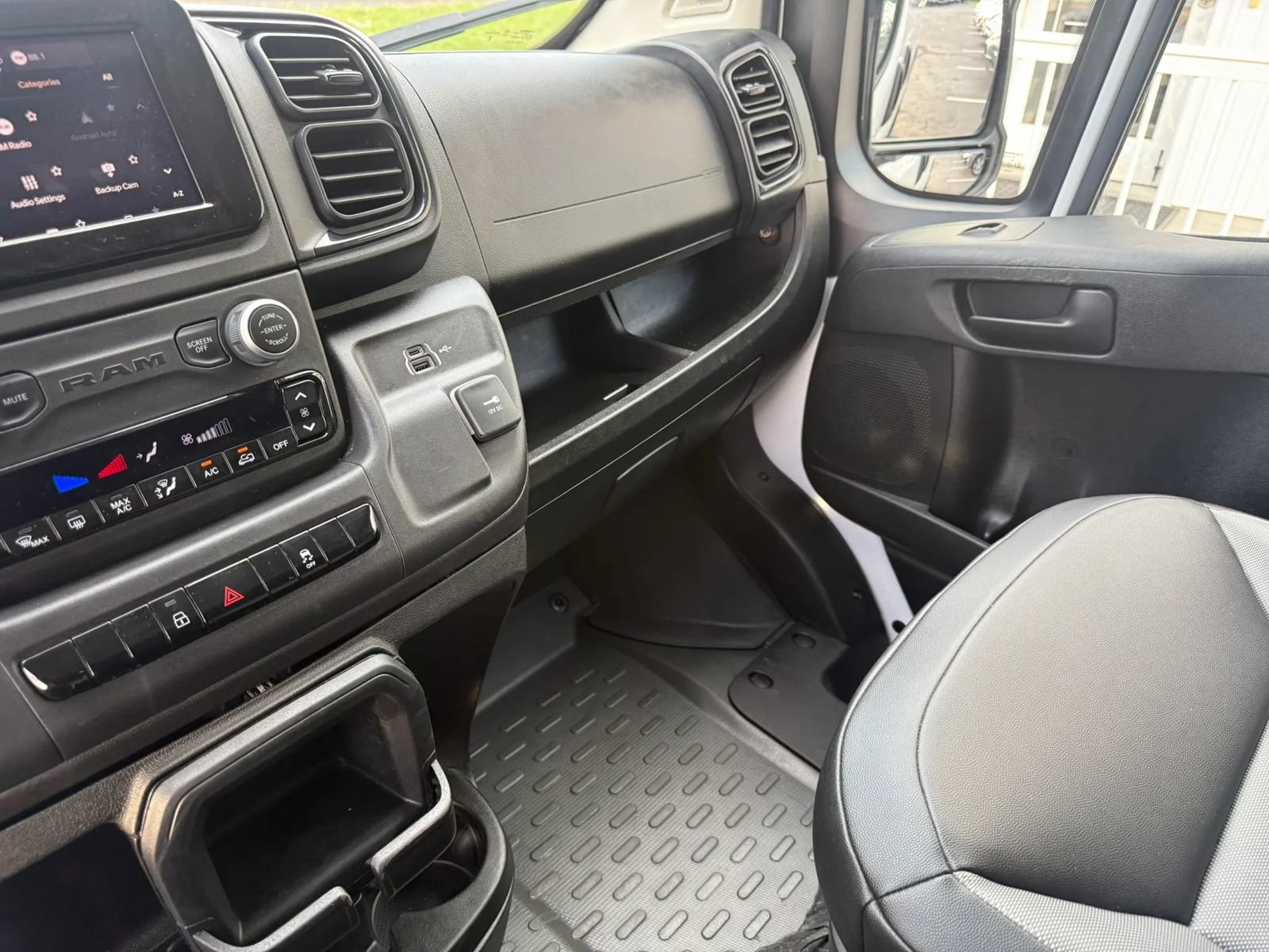 Used 2025 RAM ProMaster 2500 w/ Convenience Group FWD image 26