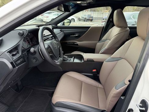Used 2025 Lexus ES 350 Premium w/ Premium Package image 14