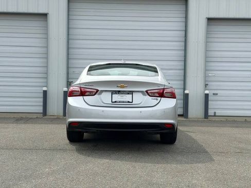 Used 2022 Chevrolet Malibu LT FWD image 6
