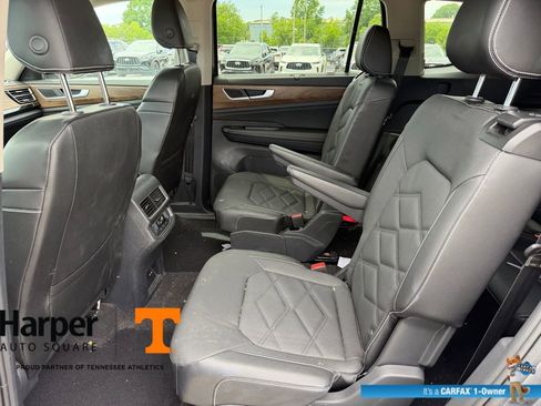 Used 2024 Volkswagen Atlas SE w/ Panoramic Sunroof Package AWD/4WD image 10