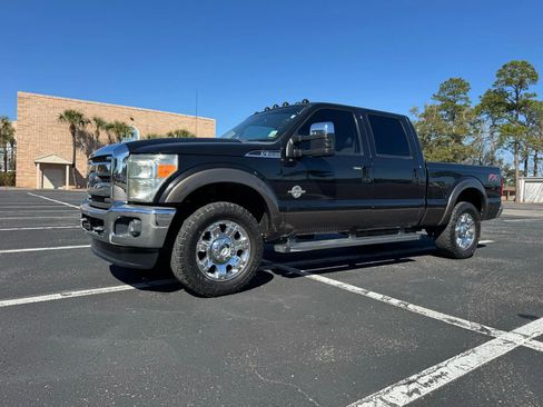 Used 2015 Ford F250 Lariat w/ Chrome Package image 2
