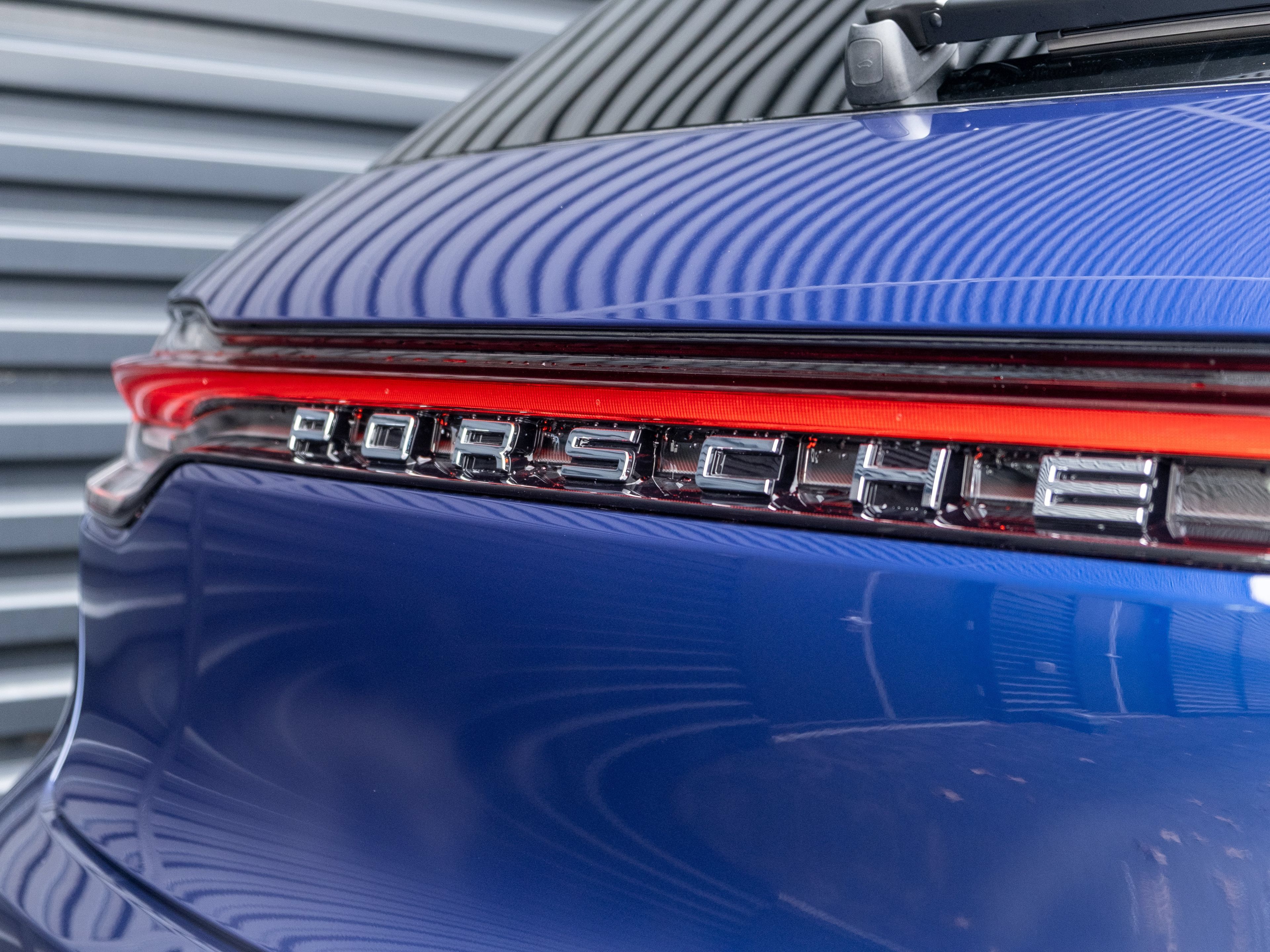 Certified 2026 Porsche Macan AWD/4WD image 17