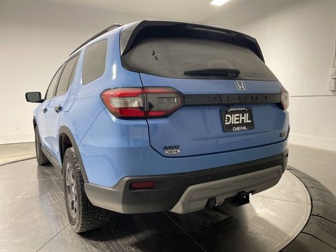 Used 2023 Honda Pilot TrailSport image 5