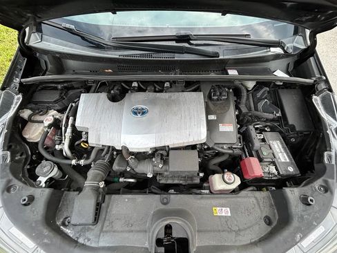 Used 2021 Toyota Prius LE FWD image 10