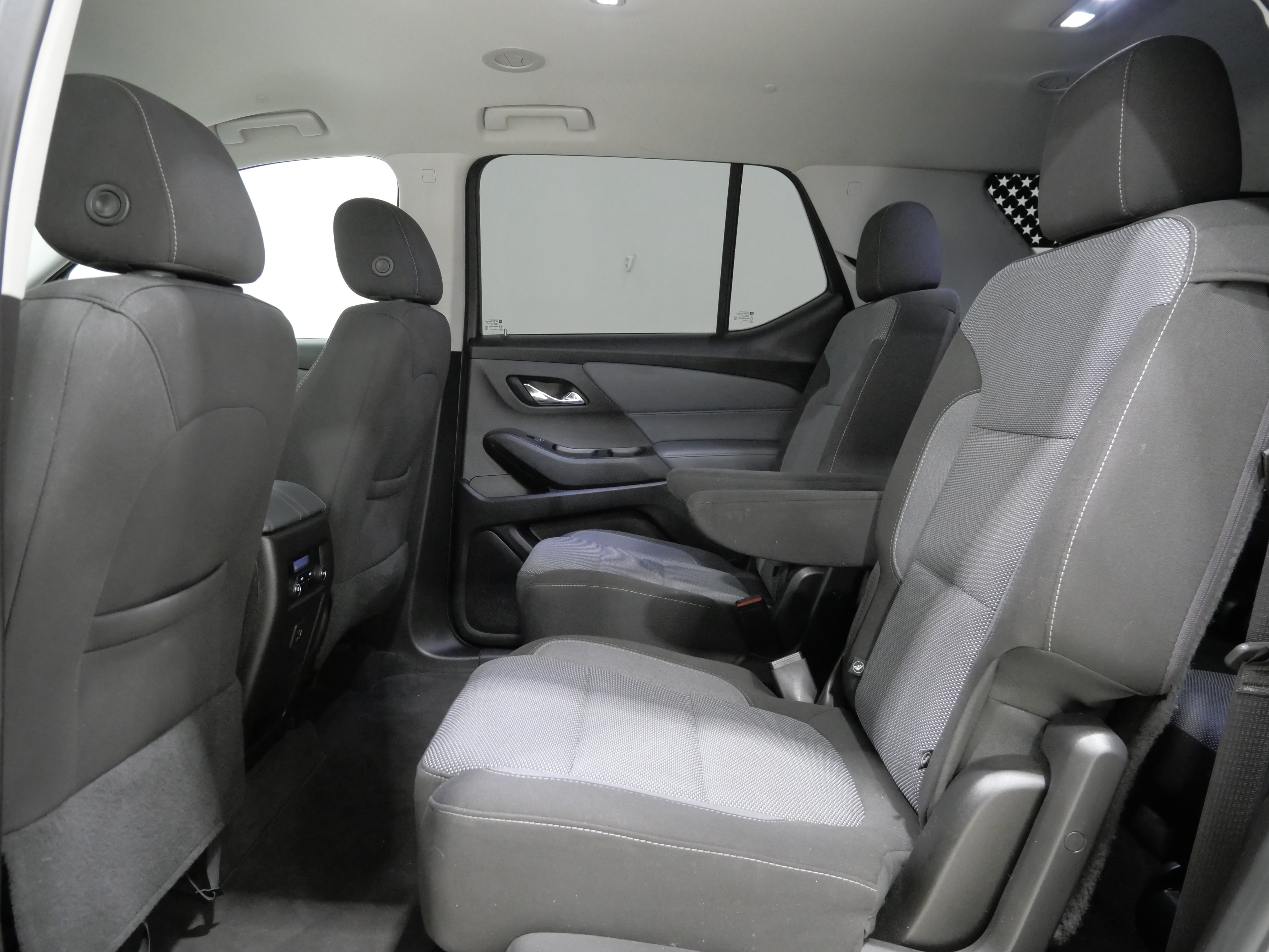 Used 2019 Chevrolet Traverse LT FWD image 24