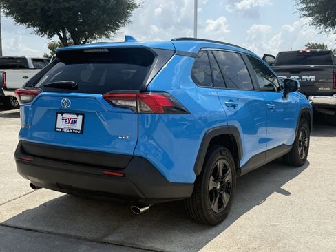 Used 2019 Toyota RAV4 XLE FWD image 5