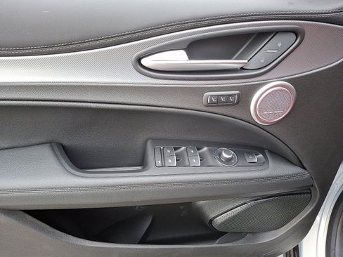 New 2025 Alfa Romeo Stelvio Sprint image 8