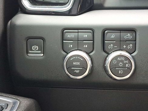 Used 2024 GMC Sierra 1500 Denali w/ Technology Package AWD/4WD image 26