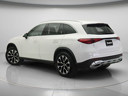 Certified 2025 Mercedes-Benz GLC 350e 4MATIC image 2