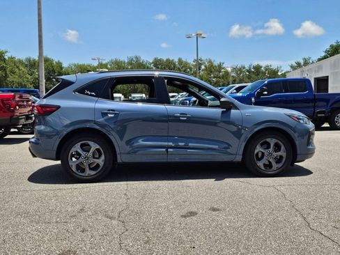 Used 2023 Ford Escape ST-Line w/ Tech Pack #1 FWD image 4