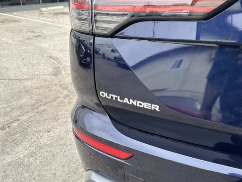New 2025 Mitsubishi Outlander SEL image 5