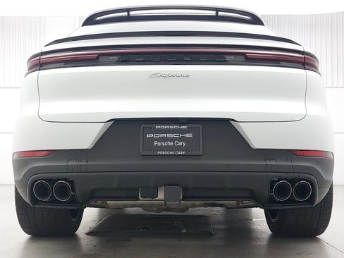Certified 2026 Porsche Cayenne E-Hybrid Coupe AWD/4WD image 6