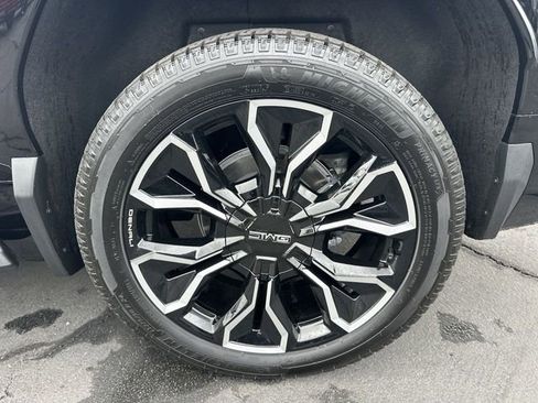 New 2025 GMC Sierra EV Denali image 34