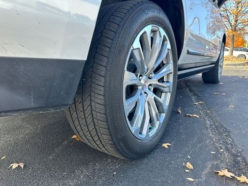 Used 2023 GMC Yukon Denali image 6